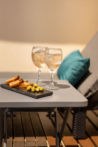 Food & Drinks 4, Top Floor, Nest in Mandara Beach - Cote d'Azur, Alpes-Maritimes