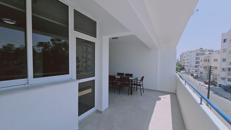 Room 5, 154 LCA - Stay Local Apartment, Larnaca