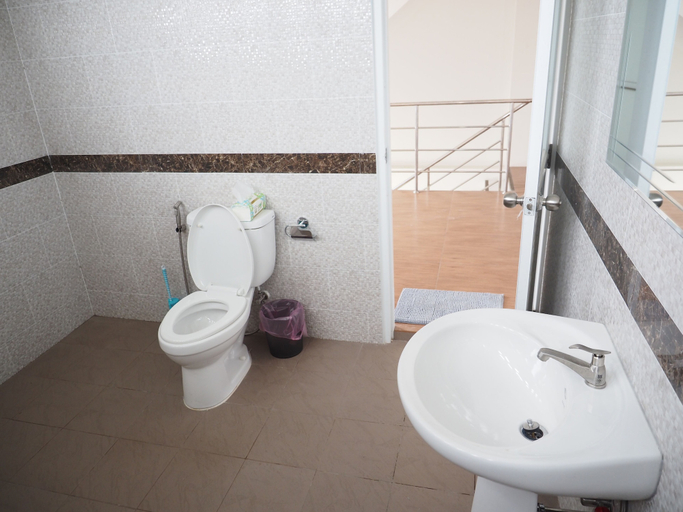 Bathroom 7