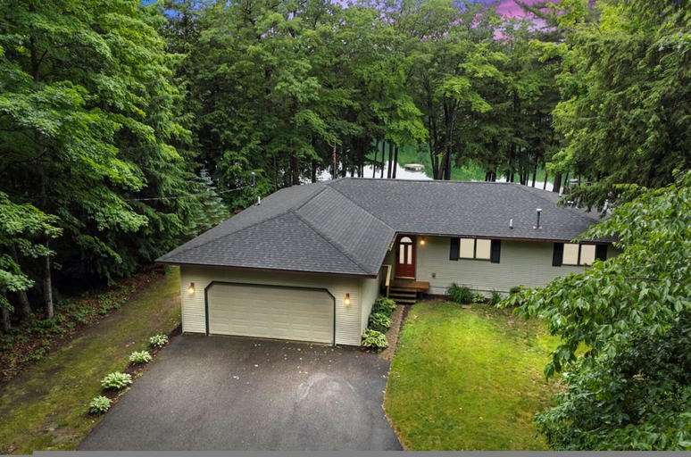 Room 5, Lakeside Getaway pet Friendly, Otsego