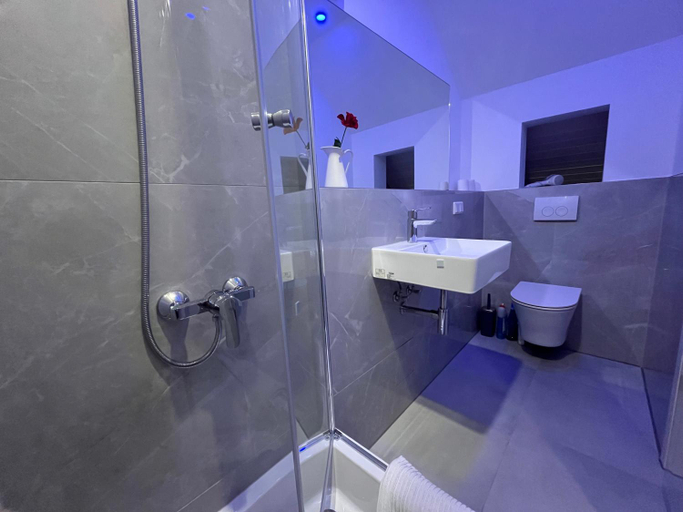 Bathroom 8