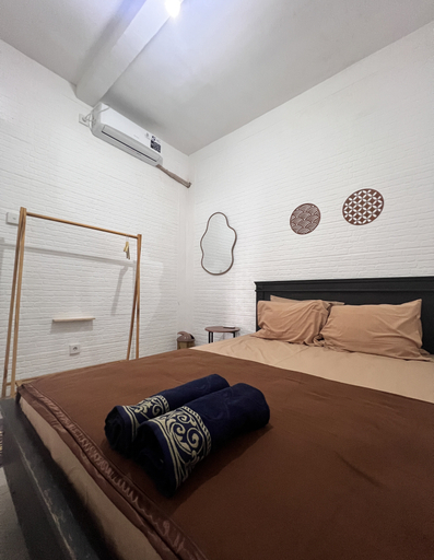 PaddyView by ZZZ Room Type - Double Room with AC and Shared Bathroom