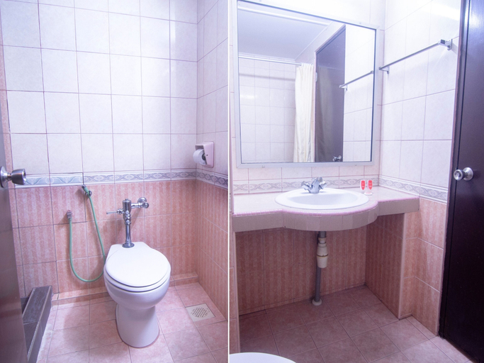 Bathroom 3, Hua Kuok Inn, Kuching