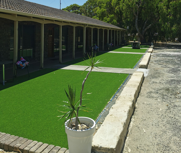Exterior & Views 2, Lake Clifton Tavern, Waroona