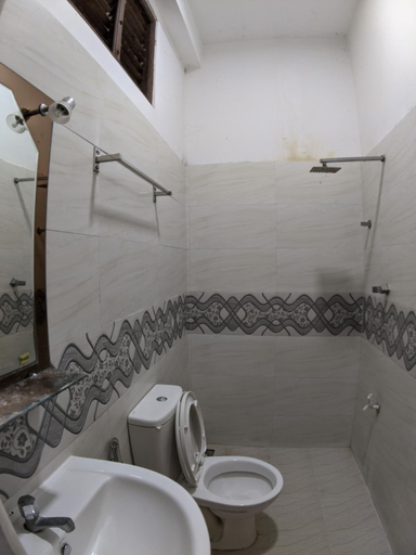 Bathroom 5, Ajith rest house, Katharagama