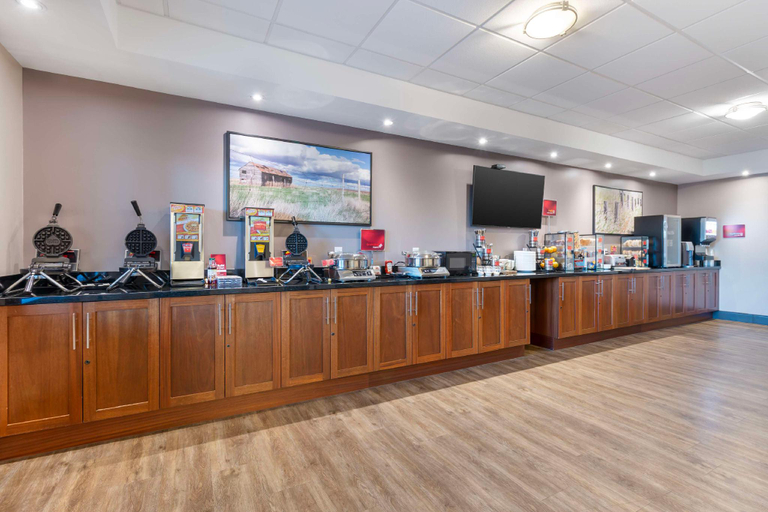 Food & Drinks 5, Best Western Plus Brandon Inn, Division No. 7