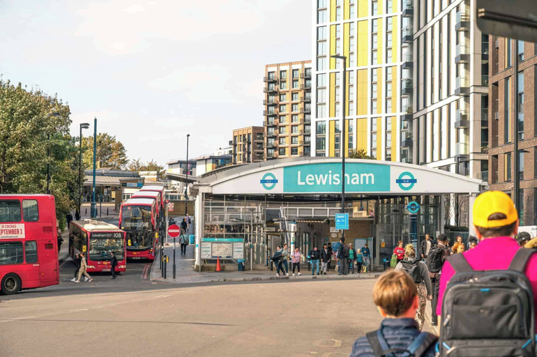 Point of interest, Lewisham - Apartment - Sleeps 5 - Central Location, London