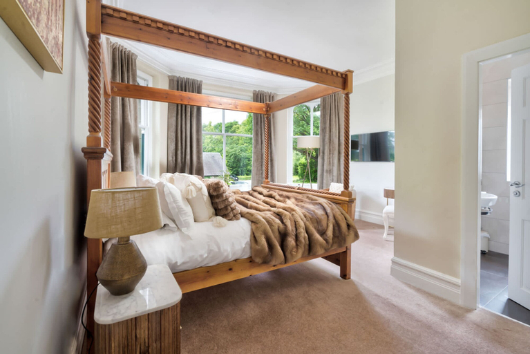 Room 5, Rosemount X3 Bed Townehouse With Hot Tub, Cumbria