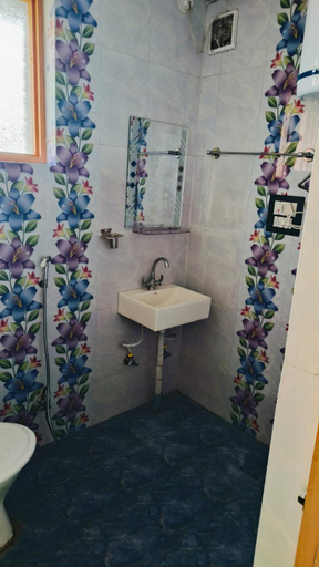 Bathroom, Seef Residency, Srinagar
