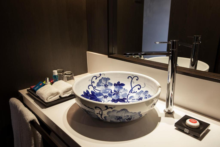 Bathroom 7