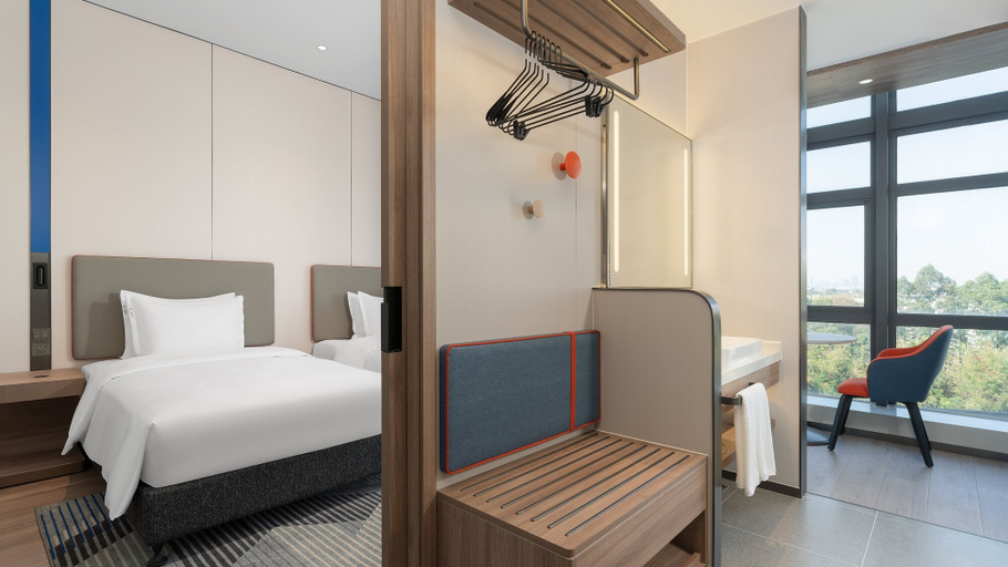 Bedroom 3, Holiday Inn Express GUANGZHOU UNIVERSITY TOWN by IHG, Guangzhou