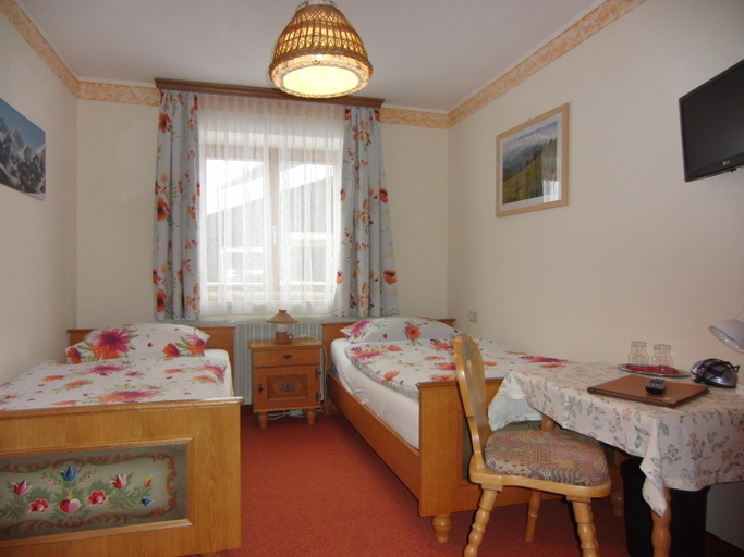 Bedroom 2, Landhaus Sonnwinkl, Oberallgäu
