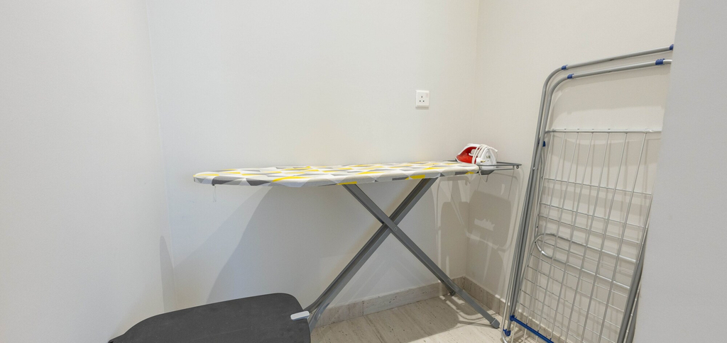Room 4, Kease Yasmin H-11 Royal Touch AZ95, Riyadh