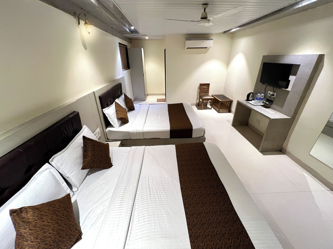 Bedroom 2, New Hotel Prince Palace, Mumbai Suburban