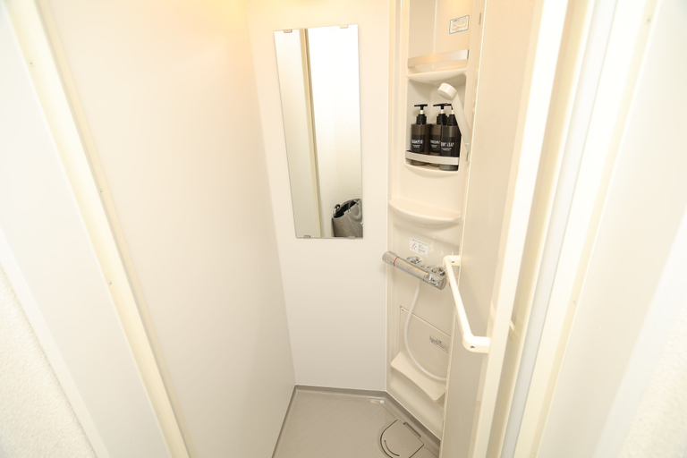 Bathroom 3, Yam's Cabin, Taitō