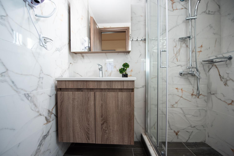 Bathroom 5, Oasis Apartments, North Aegean
