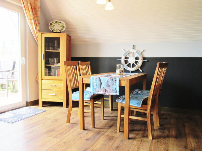 Dining, Friesenhaus in Dornumersiel, Aurich