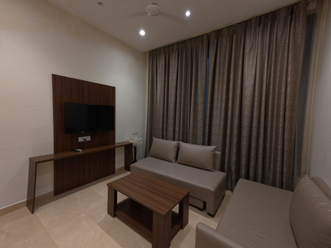Others 4, Neelam Orchid, Kanpur Nagar