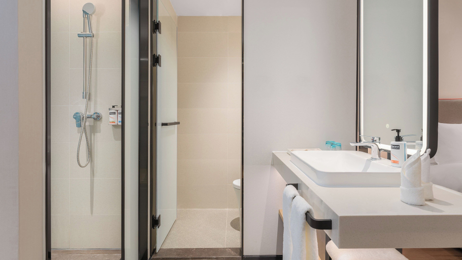 Bathroom 5, Holiday Inn Express LONGYAN LIANCHENG by IHG, Longyan