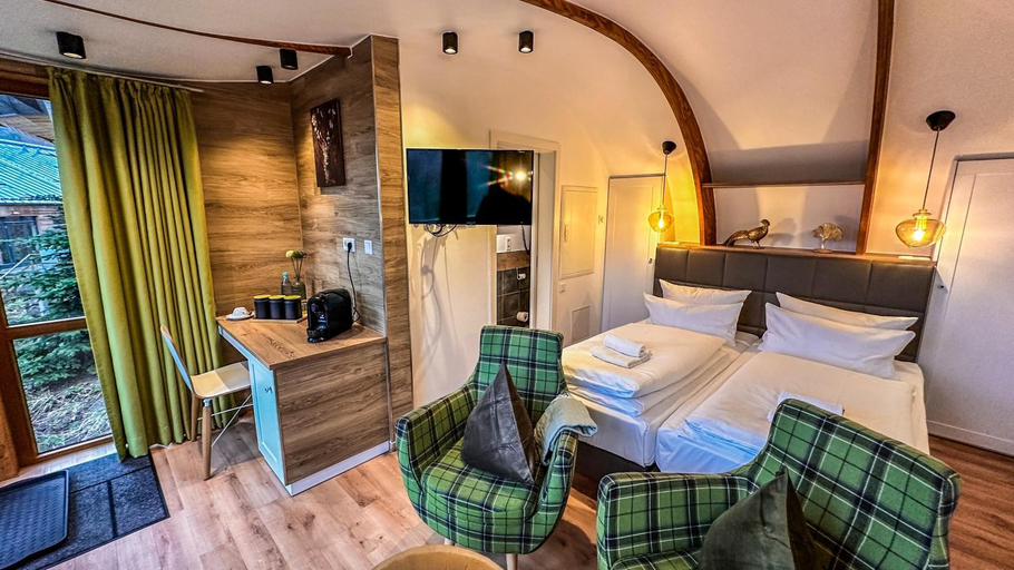 Bedroom 13