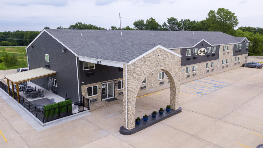 Exterior & Views