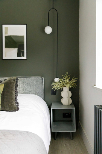Room 3, Stylish 4 Bed Home Close to Beach, West Sussex