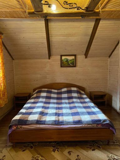 Bedroom 3, Gostynna Hata, Nadvirnians'kyi
