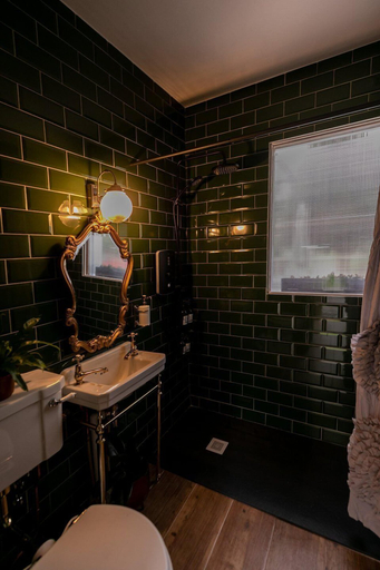 Bathroom 4, The Forest at Mount Congreve Gardens