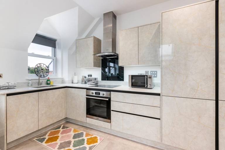 Others 5, Flat 4 Saarb Apartments, Surrey