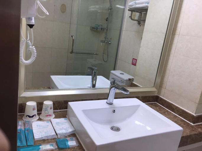 Bathroom, PAI Hotel Kaifeng Gulou Square Center, Kaifeng