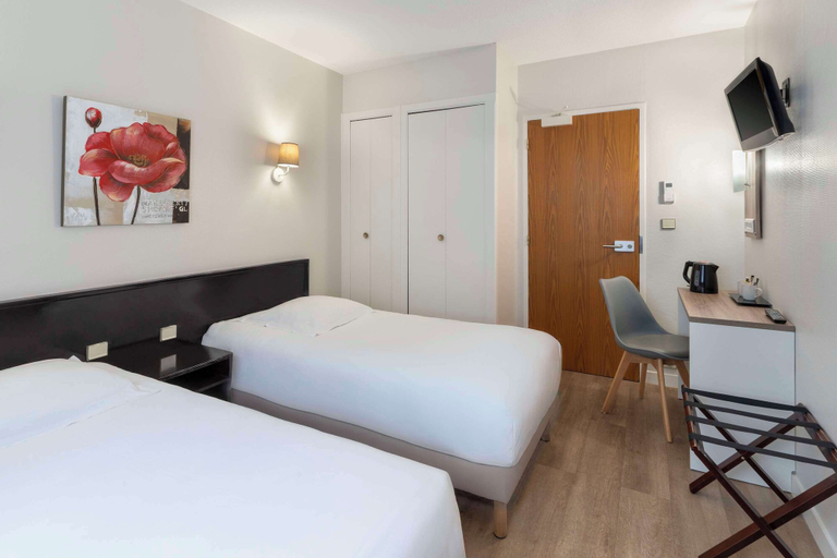 Bedroom 4, Sure Hotel by Best Western Saintes, Charente-Maritime