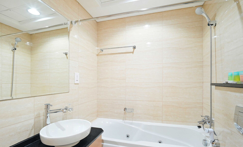 Bathroom 4, Fascinating Ocean Views in a One Bedroom, Dubai