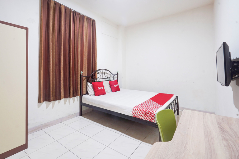 Bedroom 2, Hotel O Rappocini Near Rsia Paramount, Makassar