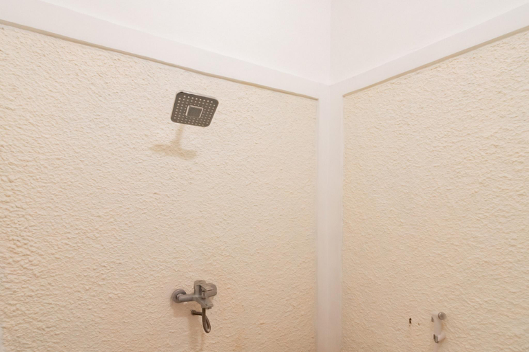 Bathroom 19