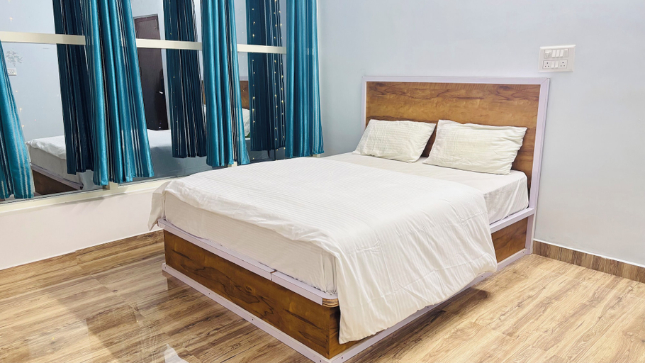 Bedroom 5, I-ROOMZ S S V Hotel, Bangalore Rural