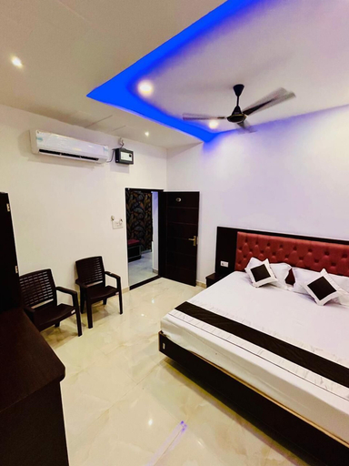 Bedroom 4, Shivansh Venktesh Vilas, Varanasi
