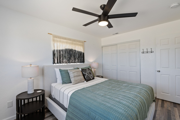 Bedroom 3, Dune Rise by Avantstay Chic Oasis w Patio, San Bernardino