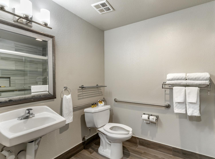Bathroom 4