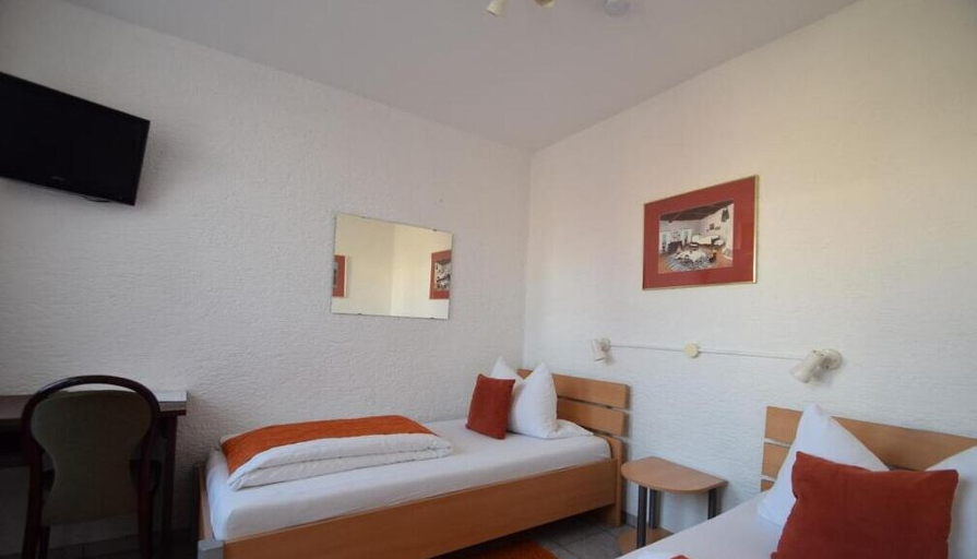 Bedroom 12