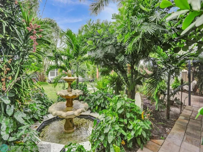Fountain, Buddha House 3BR 2BA Home -lush Backyard, Broward