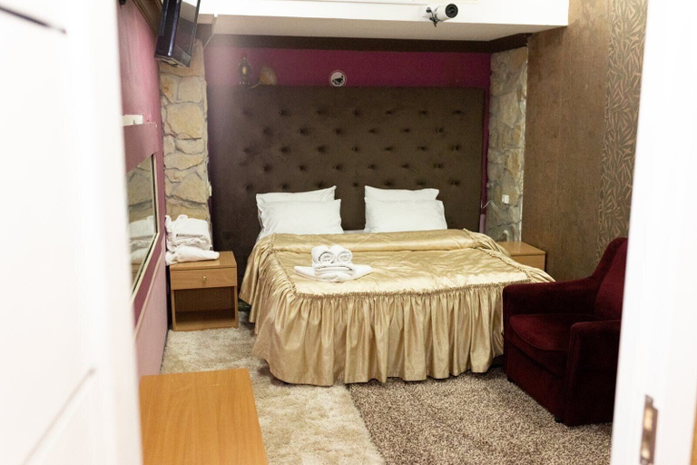 Bedroom 3, Hotel Cinema