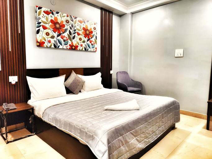 Bedroom 3, Hotel the terminal, Delhi
