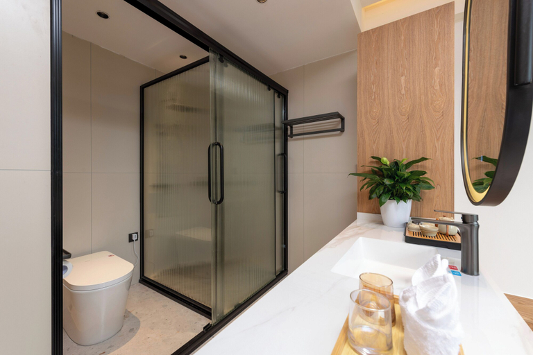 Bathroom 4, Hidden Dragon Villa, Guilin