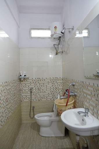 Bathroom 2, hotel cozy, Hyderabad