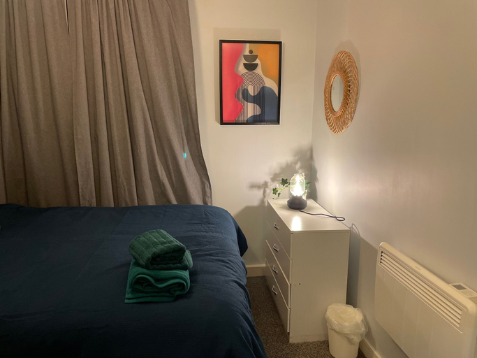 Room 3, Stylish Retreat - Sleeps 6 Terrace-2bedroom-petsok, Birmingham