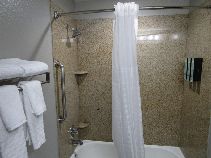Bathroom 3, Best Western Eastland, Eastland