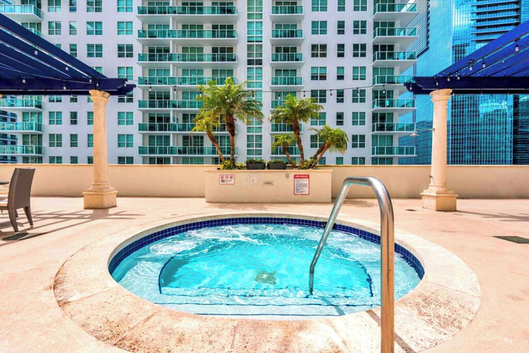 Sport & Beauty 3, Sky High 31st Floor Condo W Parking, Miami-Dade