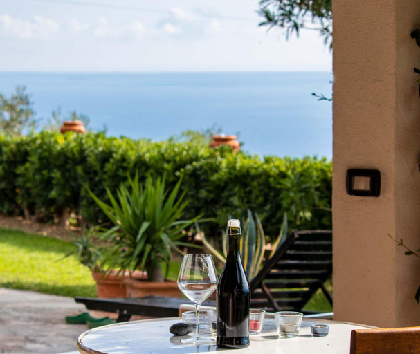 Others 4, Il Mirto B&B, Imperia
