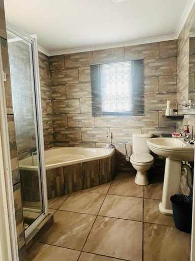 Bathroom 2, Sun and Sands luxury beach house, Ugu