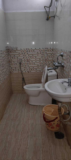 Bathroom 5, hotel cozy, Hyderabad